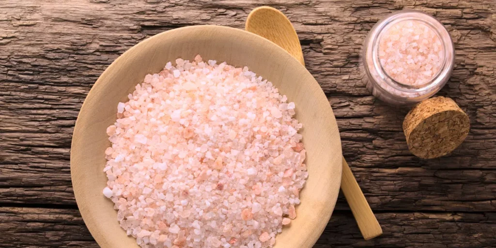 coarse and fine Himalayan pink salt for cooking